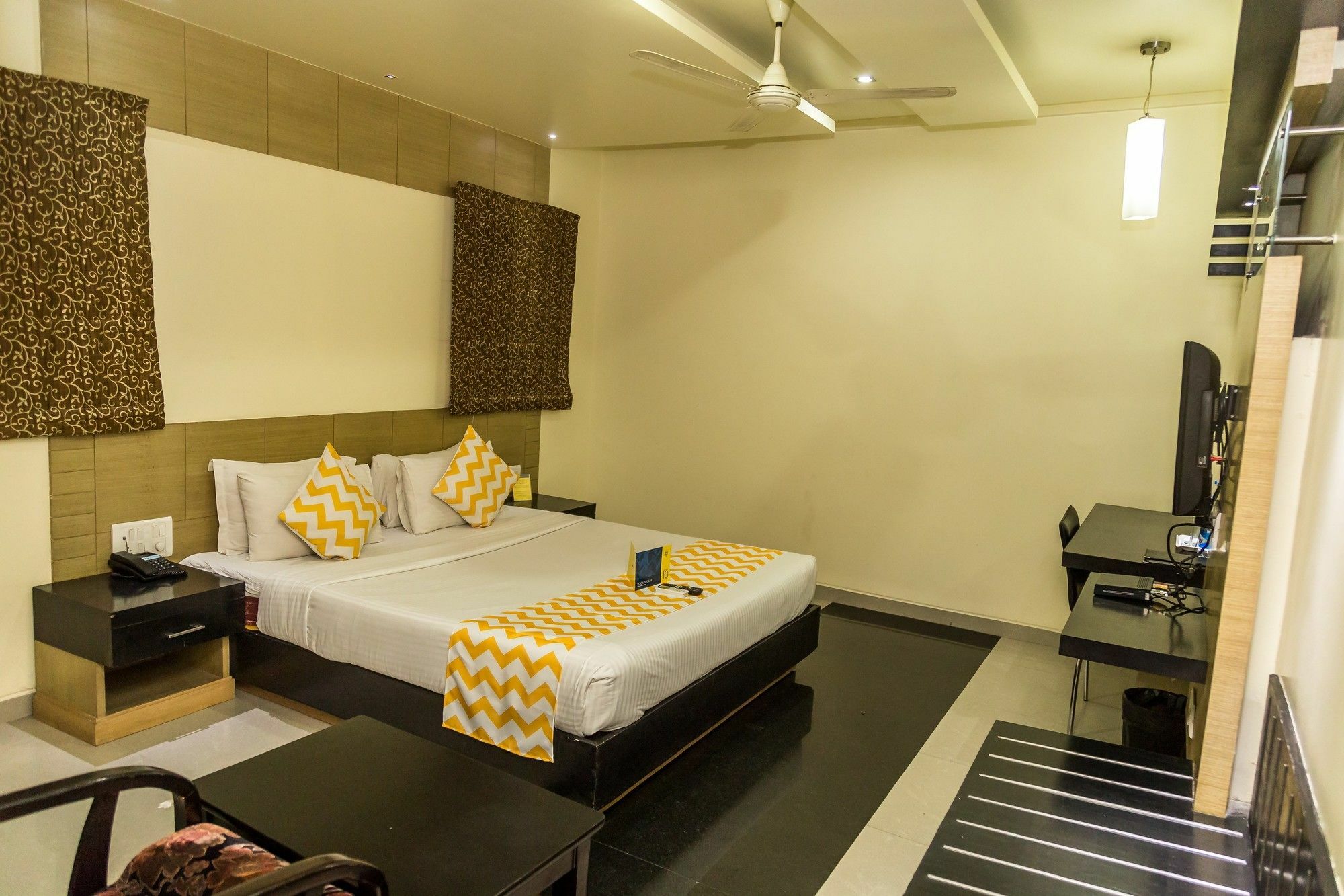 Hotel Arafa Inn Бангалор Екстериор снимка